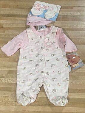 Preemie size Pink and White Baby One-Piece with Footies and Hat Set NWT